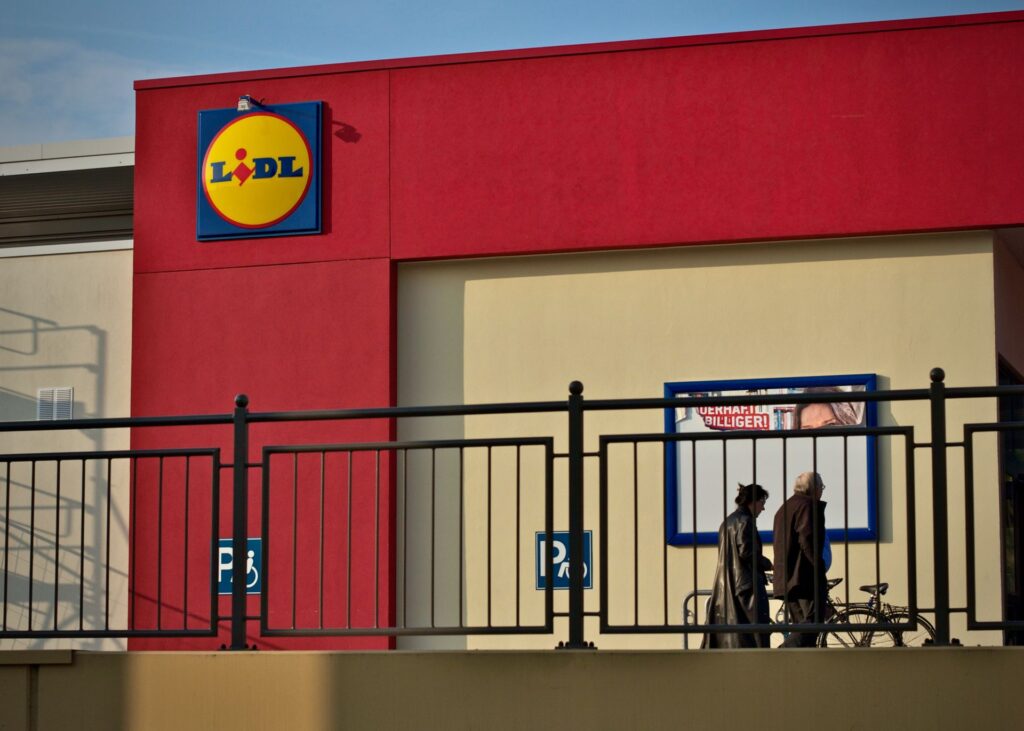 Showing Lidl as one of the supermarket to save money on groceries in Germany